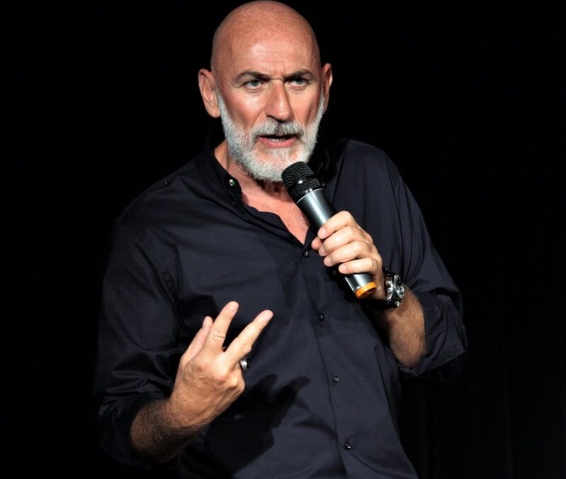 Sergio Sgrilli nuovo protagonista di NIVES